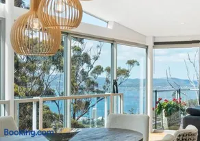 Luxe Hobart Villa - Boxwood - Image 4