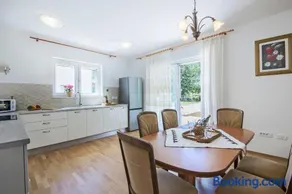 House Katuri 1059 - Image 5