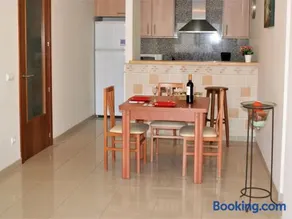 Precioso piso en Roses con piscina y parking AV-18 - Image 4