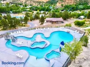 Modern Cabin Near Zion & Bryce w Pool & Hot Tub - Image 4