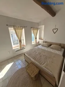 Appartement T1 centre Lourmarin - Image 1