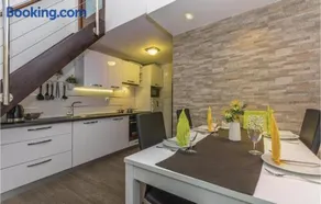 Two-Bedroom Apartment In Cervar Porat - Image 5