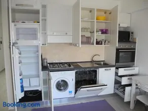 Marina Apartment - Image 3