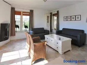 Luxury Beach Villa in Makkum with Sauna - Image 2