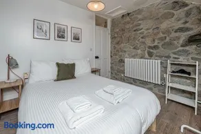 Cheerful 2 bedroom cottage with garden - Image 5