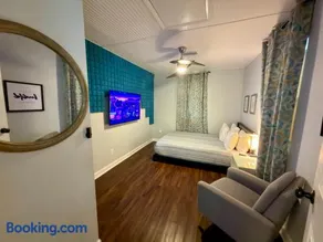 Cozy 1BR Just 2 Miles from LEGOLAND - Image 2
