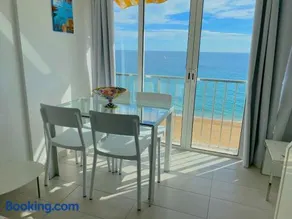 Estudi a primera línia de mar - Image 2