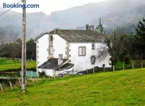 Charming house in Ourol with mountain view, large garden. - Image 2