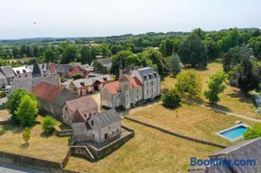 Domaine Les Malaitries - Château de La Chapelle Baloue - Image 1