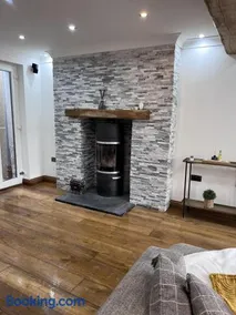 Modern Newly Renovated 3 Story House in Ebbw Vale - Image 2