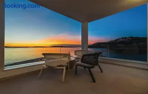 Apartments & Rooms Shark - Image 1