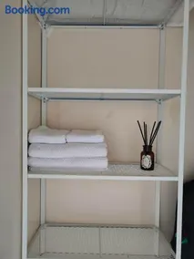 Clifton House O2 & Excel Rooms with private bathroom and Breakfast option - Image 4