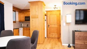 Wunderstay Alpine 3 Chic Studio Central Location - Image 2