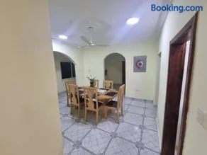 B's Classic and Cozy Apartments - Image 4