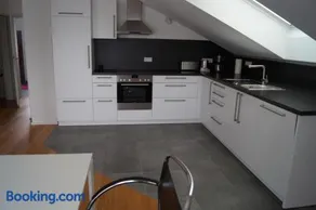 Apartment Strawberry - Image 2