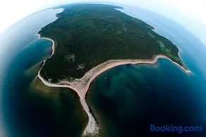 Paradise Beach Loghouse - Image 1