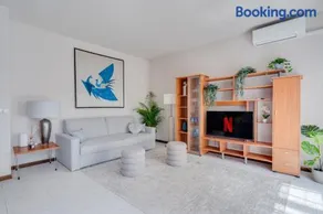 Ballerina Apartment - Patio Wi-Fi Garage Box - Image 1