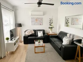 Annie's Apartment - Image 1