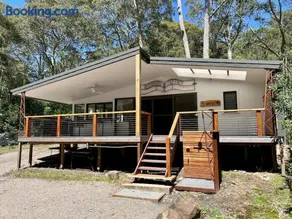 Alexander's Cottage, Pebbly Beach - Image 1