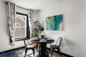 Cozy 1BR Center City Retreat with Free Parking - Image 3