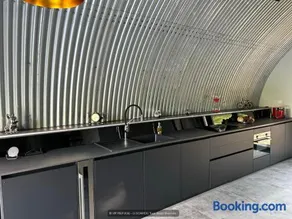 VIP REFUGE - Image 1