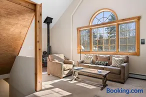 Sugarbush Seclusion in Vermont - Image 2