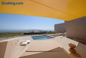 Very welcoming and cozy villa in Santorini - Image 1