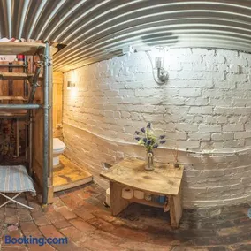 Gracie's Lodge at Woody's Glamping - Image 4
