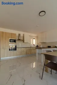 Luqa Penthouse 6 with 3 bedroom - Image 3