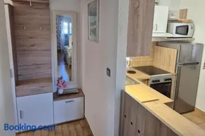 Studio Apartment Riva - Image 2