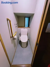 10-minute drive from Kumamoto Station, parking for 6 cars, large house that can accommodate up to 15 people - Image 2