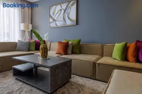 Beautifully Designed 3BR Apartment+ Panoramic View - Image 4