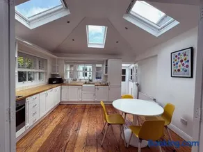 Shelbourne Cottages by RDS&AVIVA - Image 4