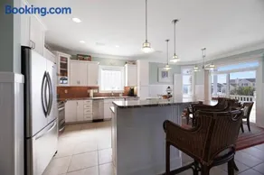 Charming Canal Home with Private Heated Pool and Boat Lift - Image 2