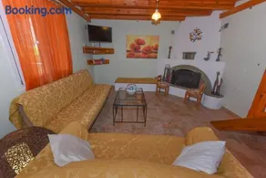 Country house in Limnionas - Image 1