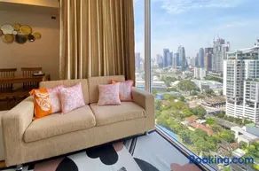 2 Bedroom Luxury Apartment 3 min walk from BTS Ekkamai - Image 3