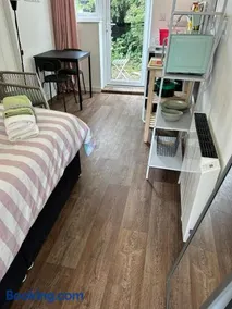 Garden Studio 1 with Parking in North Bristol - Image 2