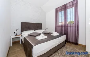 Nice Apartment In Rogoznica With Sauna - Image 5