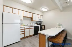 2BR Charming Mesa Stay Sleeps 4 Near Downtown - Image 3