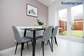 De Haia Road 3BR House Newport - Image 3