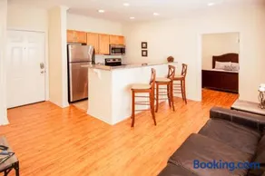 Uptown 23rd District Cozy 1BDR Walkable80 & Fast WiFi - Image 2