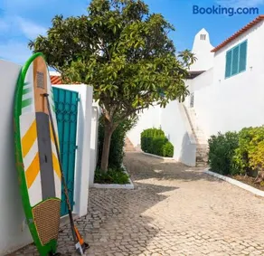 Bright family house in Alvor with stunning sea view - Image 1