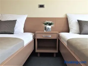 Hotel Central Slavonski Brod - Image 2