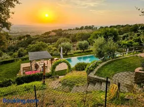 PODERE TORRICELLE 69B INDEPENDENT COUNTRY COTTAGE for max 4, pool, jacuzzi, bbq, 2 bedrooms and 1 bath, 2nd bath by pool-Upon request for extra cost, a room in main villa with private bathroom, kitchen ,bbq, see PODERE TORRICELLE 69B FULL SERVICED ROOM - Image 1