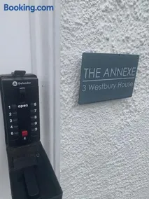The Annexe Westbury House - Image 3