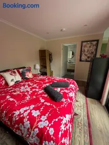 Blackbird Cottage Tiny Home - Image 2