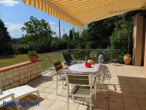 Ferienunterkunft mit Terrasse, Grill und Garten - Image 2