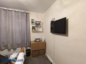 Large Cosy Room to Stay in South Reading - Image 2