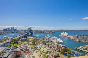 Comfy One Bedroom Apartment In Heart of The Rocks - Image 1