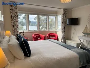 The Anchorage Waterfront Retreat - Image 3